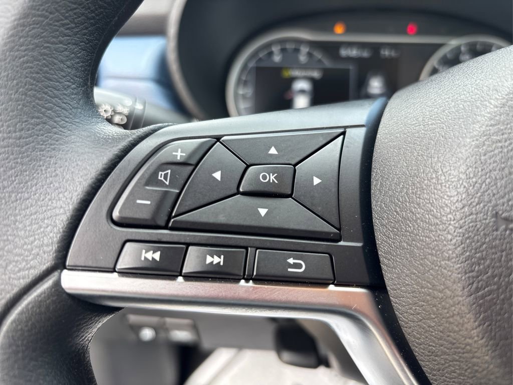 Used 2025 Nissan Versa SV w/ Trunk Package image 26