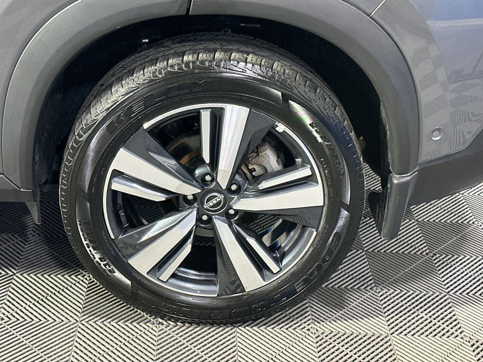 Used 2023 Nissan Rogue SL w/ SL Premium Package image 12