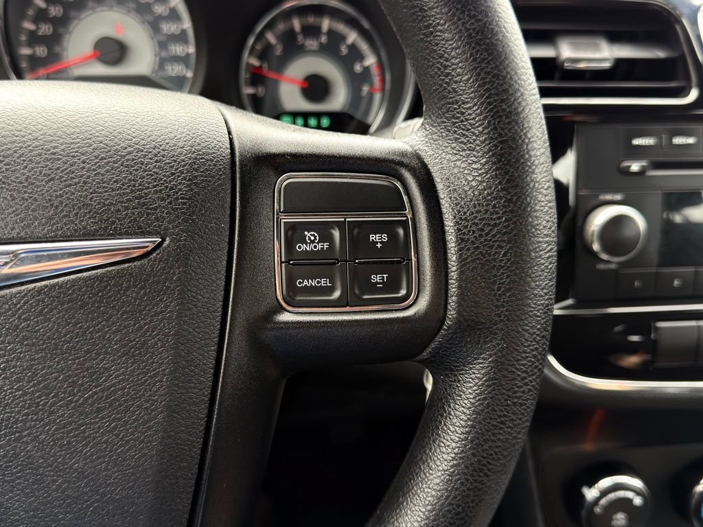 Used 2014 Chrysler 200 LX FWD image 6