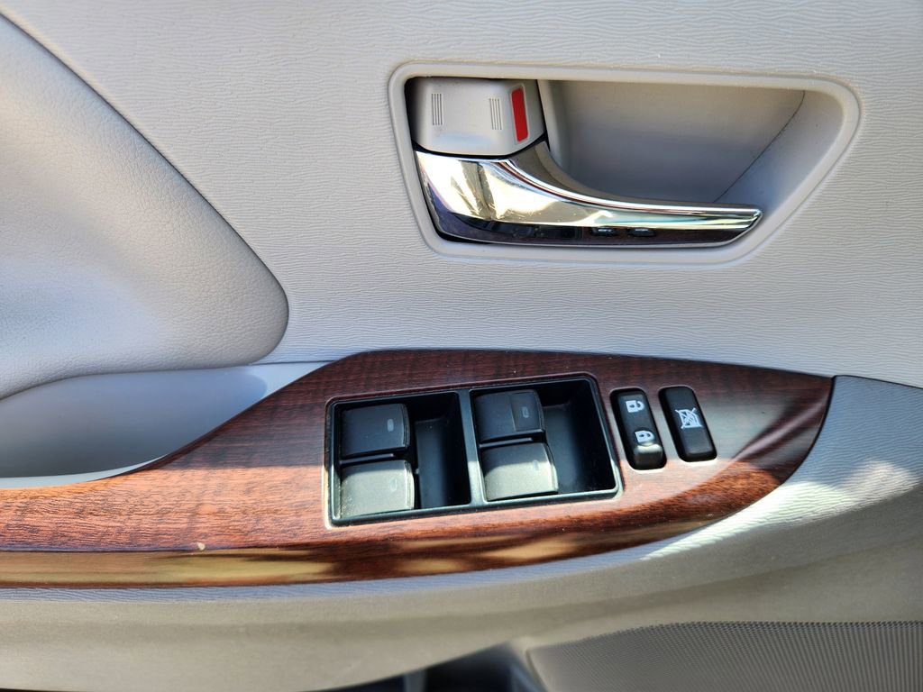 Used 2013 Toyota Sienna XLE w/ Entertainment Pkg image 20