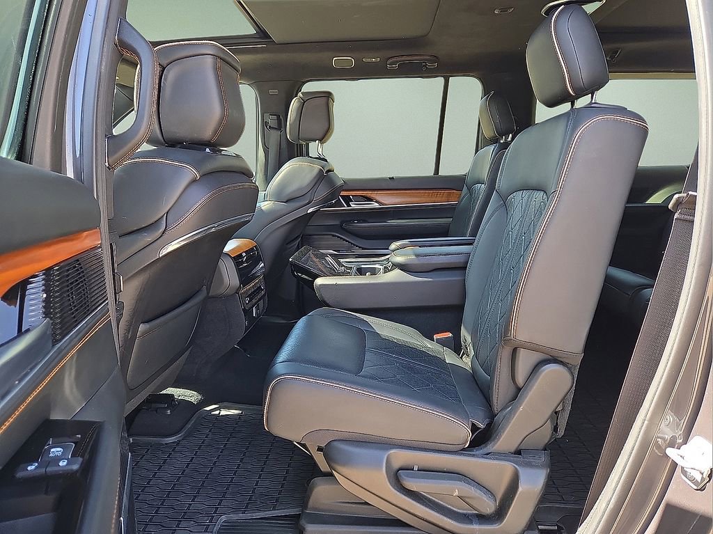 Used 2024 Jeep Grand Wagoneer L Series III image 16