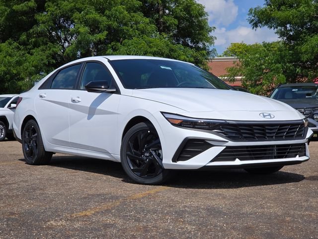 New 2026 Hyundai Elantra SEL FWD image 2