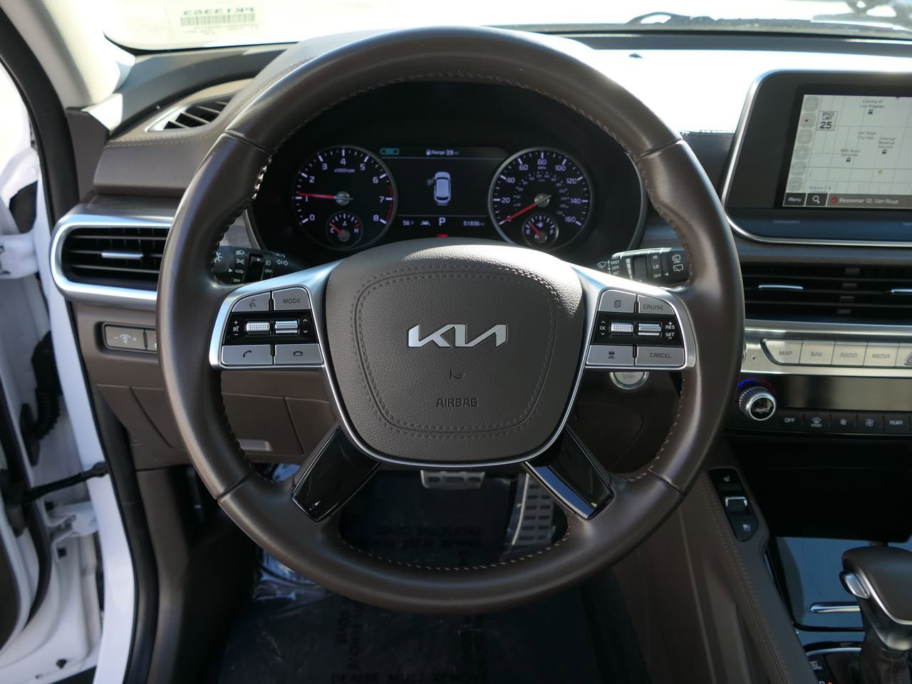 Used 2022 Kia Telluride SX w/ Towing Package image 17