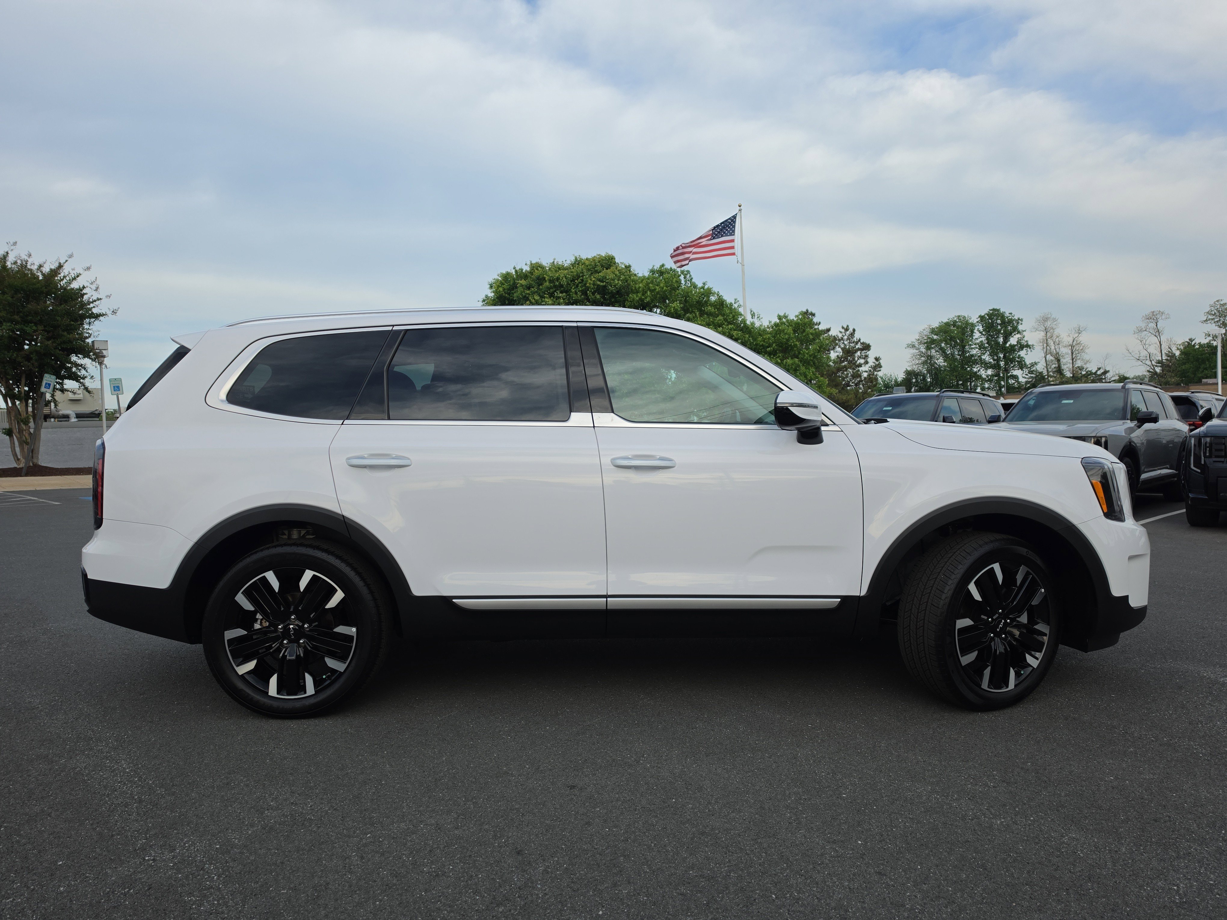 New 2025 Kia Telluride SX Prestige AWD/4WD image 2