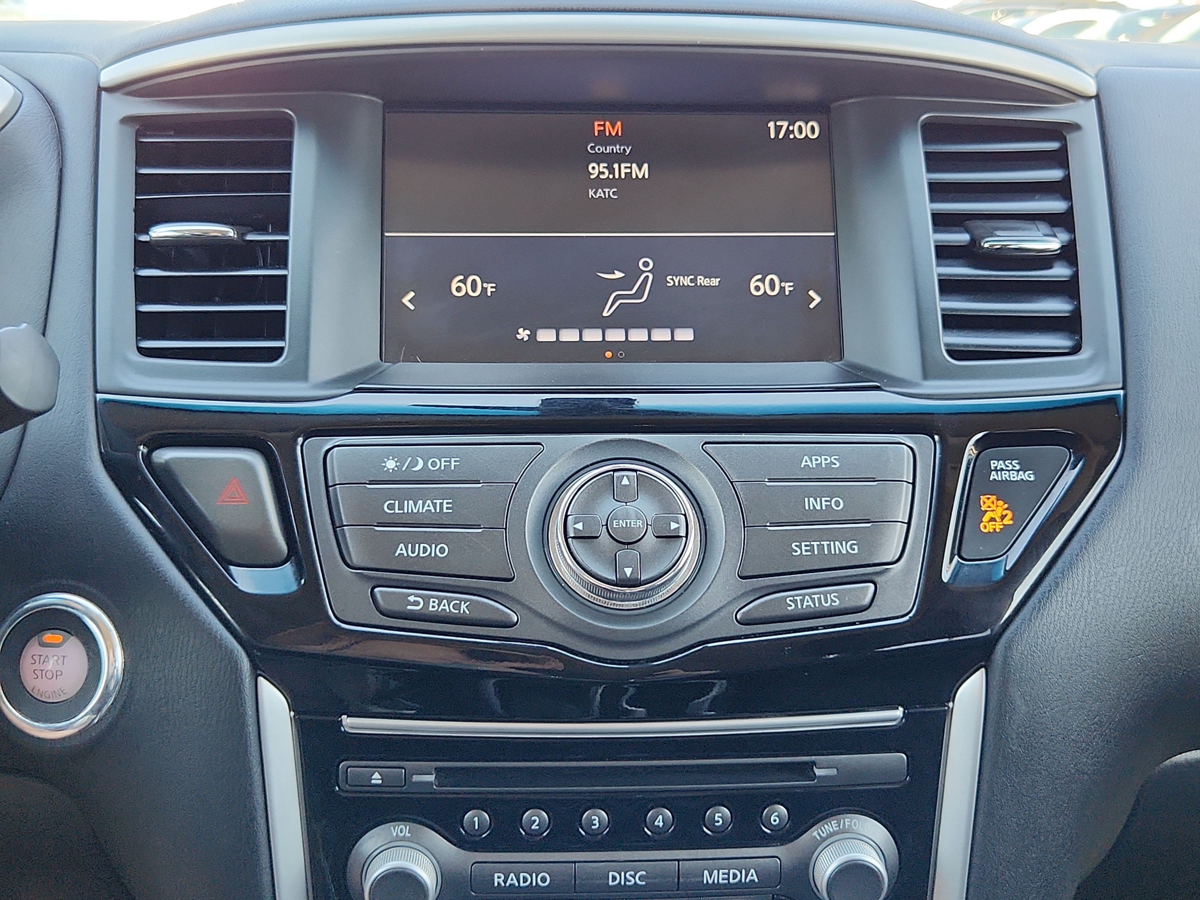 Used 2019 Nissan Pathfinder S AWD/4WD image 23