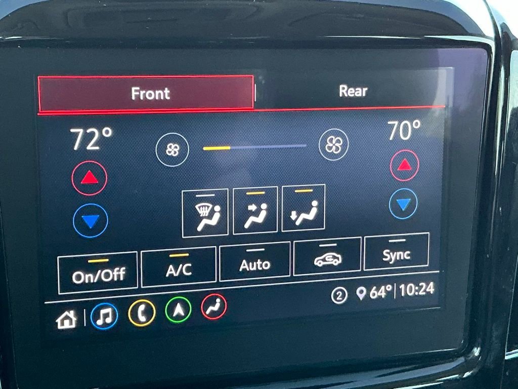 Used 2020 Chevrolet Traverse LT w/ LT Premium Package image 24