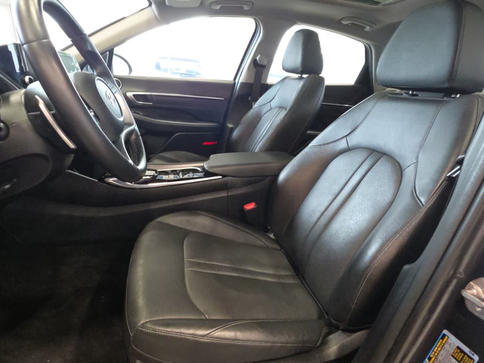 Used 2023 Hyundai Sonata Limited w/ Preferred Accessory Package FWD image 15