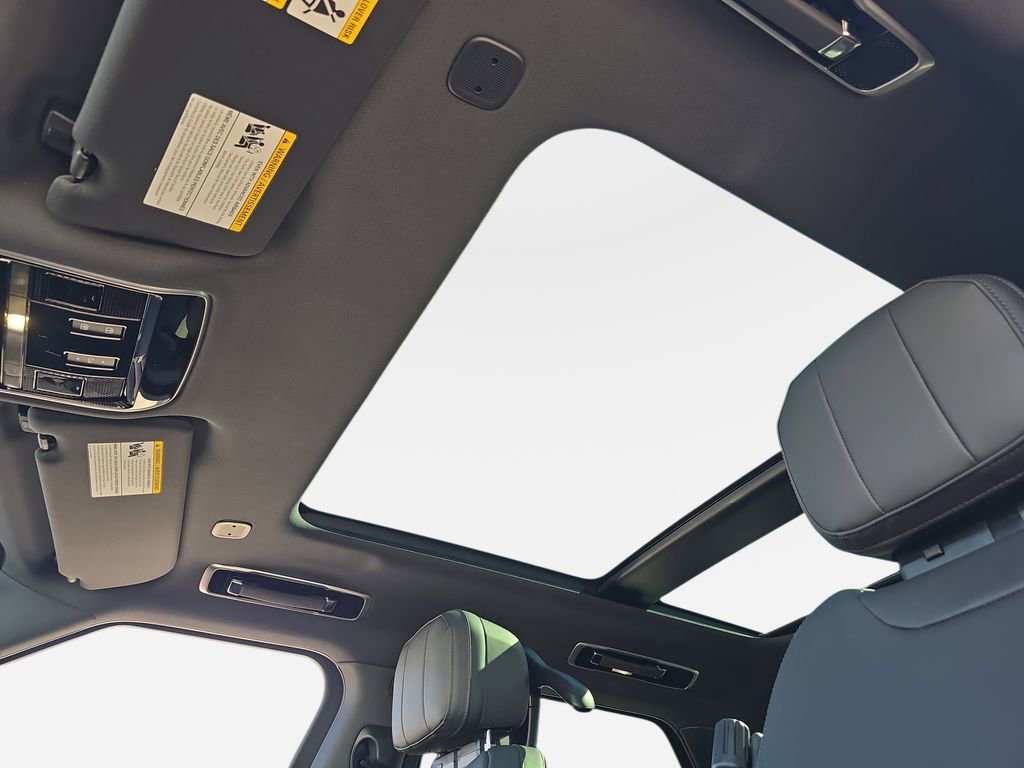 New 2025 Land Rover Range Rover Sport SE AWD/4WD image 31