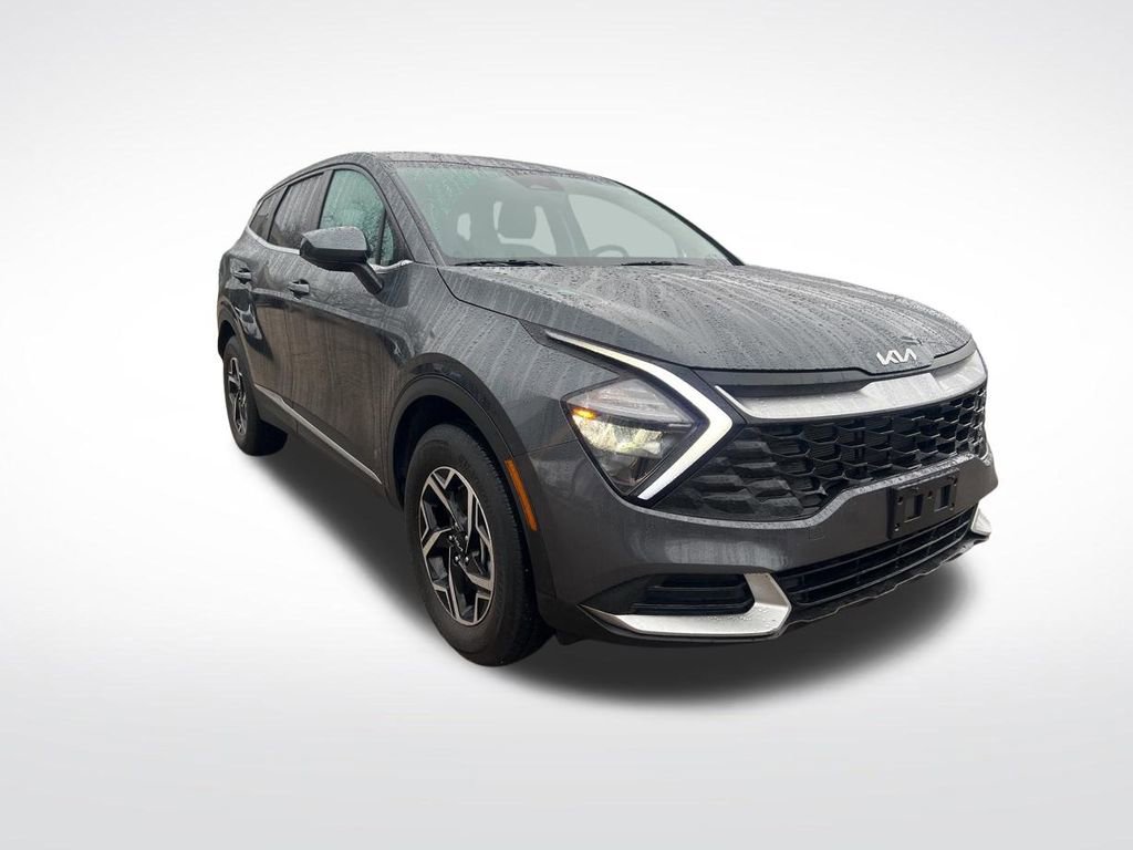 Certified 2023 Kia Sportage LX image 3