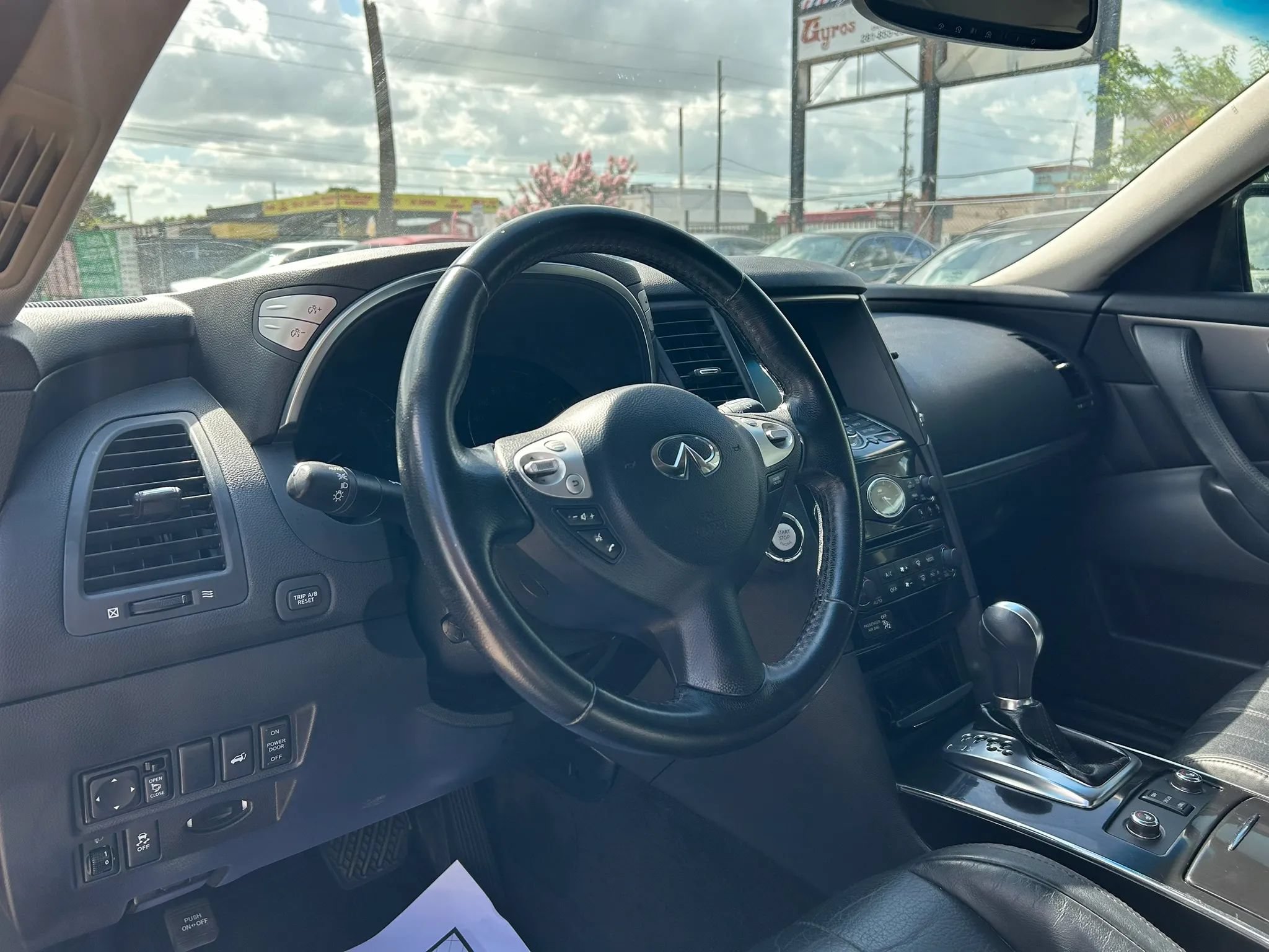 Used 2013 INFINITI FX37 AWD w/ Premium Pkg image 11