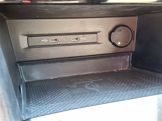 Used 2022 Volkswagen Taos SEL w/ Panoramic Sunroof Package image 26