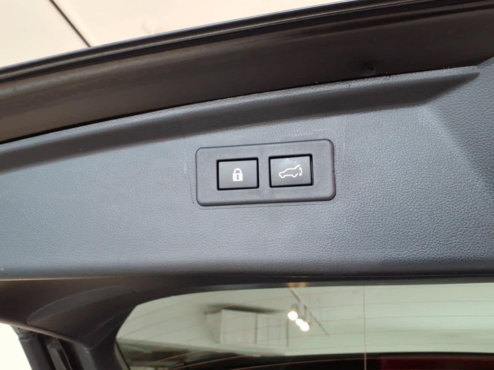Used 2023 Subaru Outback Premium AWD/4WD image 12