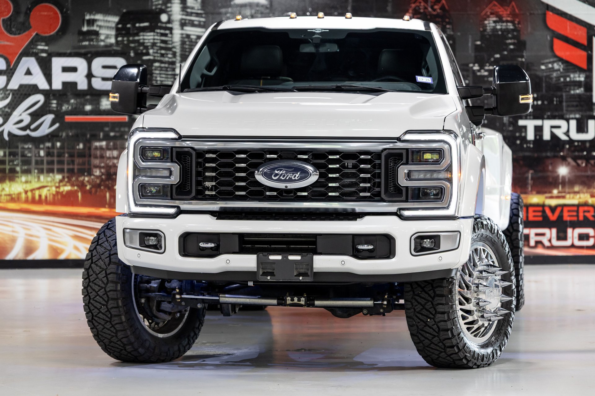 Used 2023 Ford F450 Platinum w/ FX4 Off-Road Package AWD/4WD image 2