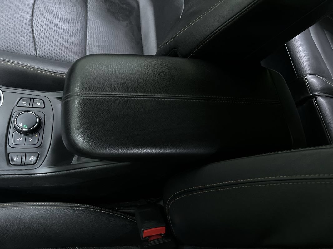Used 2021 GMC Terrain SLT FWD image 25