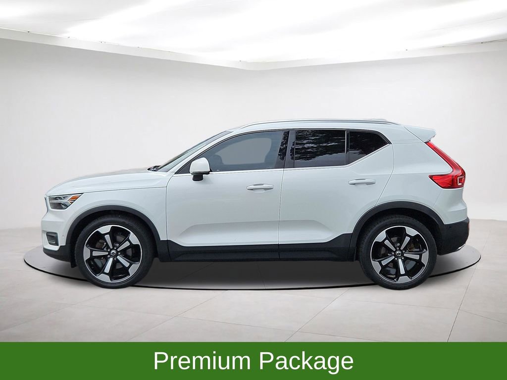 Used 2019 Volvo XC40 T4 Inscription FWD image 4