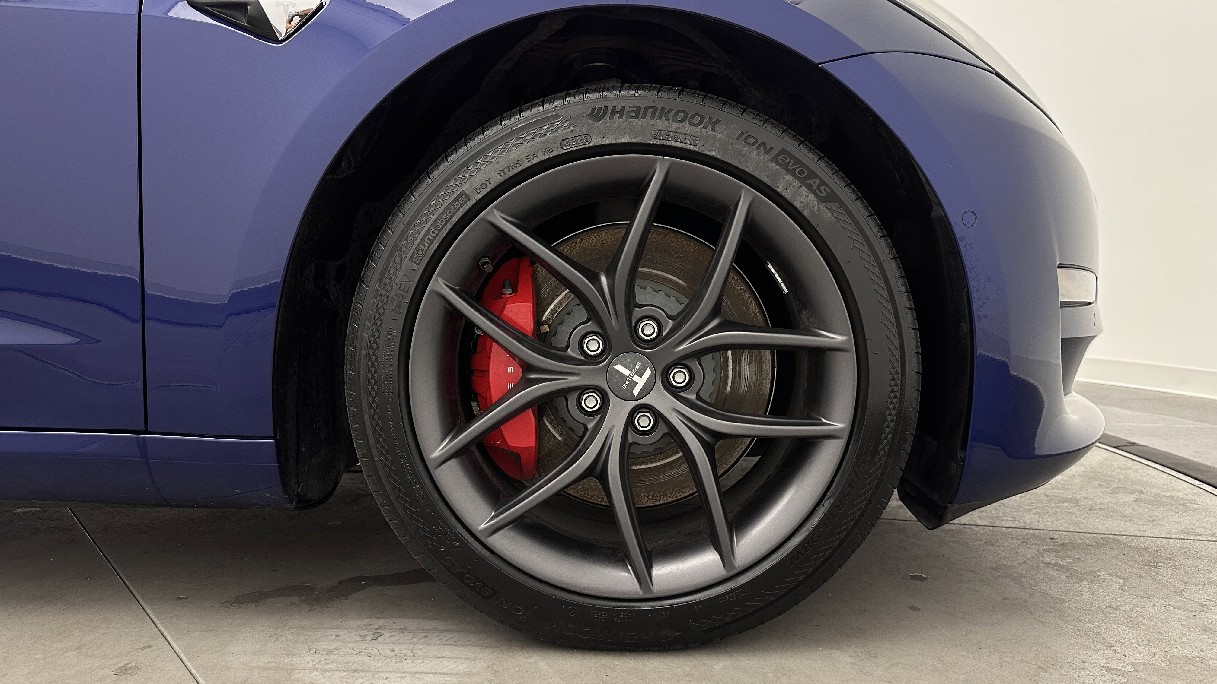 Used 2019 Tesla Model 3 Performance image 8