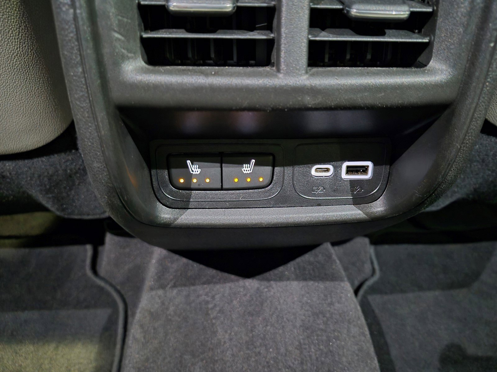 Certified 2023 Cadillac XT4 Luxury w/ Cold Weather Package image 14