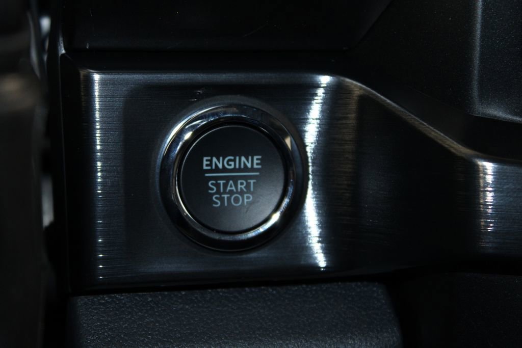 New 2026 Ford F250 Lariat w/ Black Appearance Package image 41