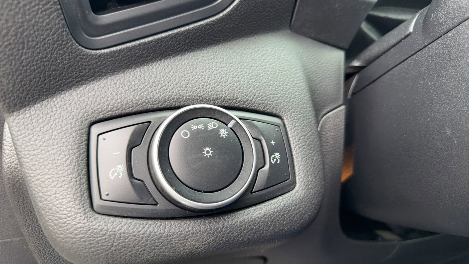 Used 2016 Ford C-MAX SE w/ Interior Protection Package image 17