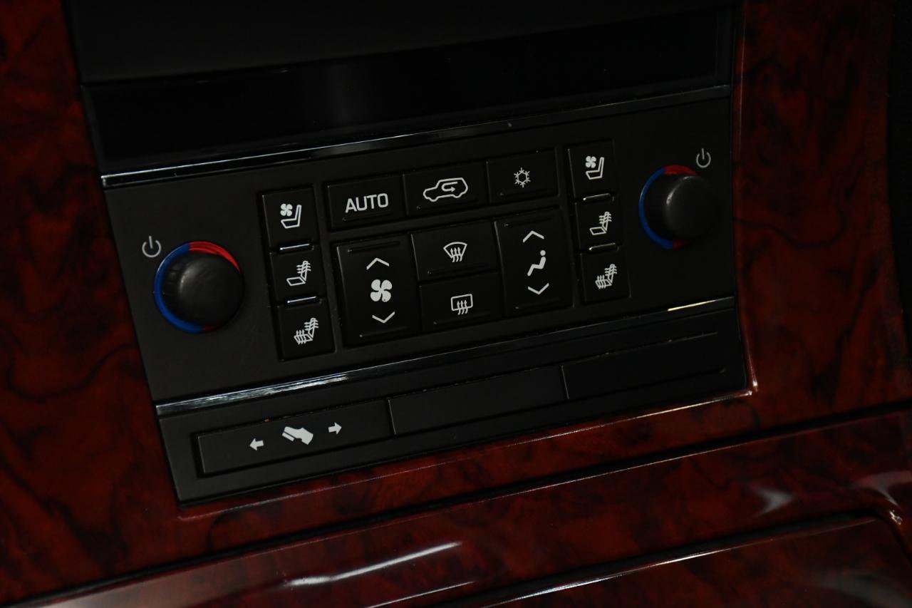 Used 2013 Cadillac Escalade EXT Luxury AWD/4WD image 29