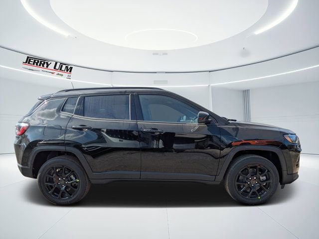New 2026 Jeep Compass Latitude image 2