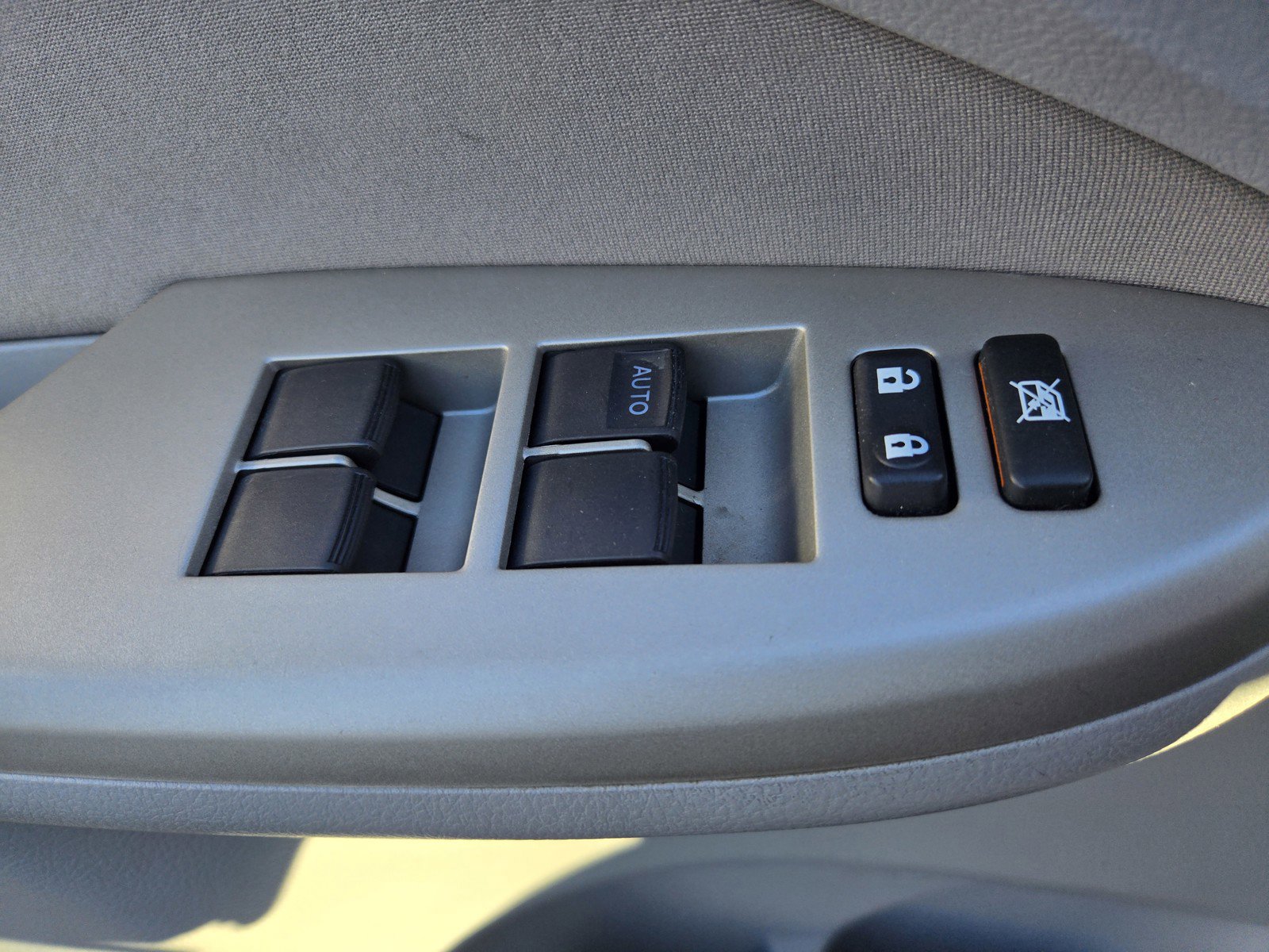 Used 2012 Toyota Corolla LE image 23