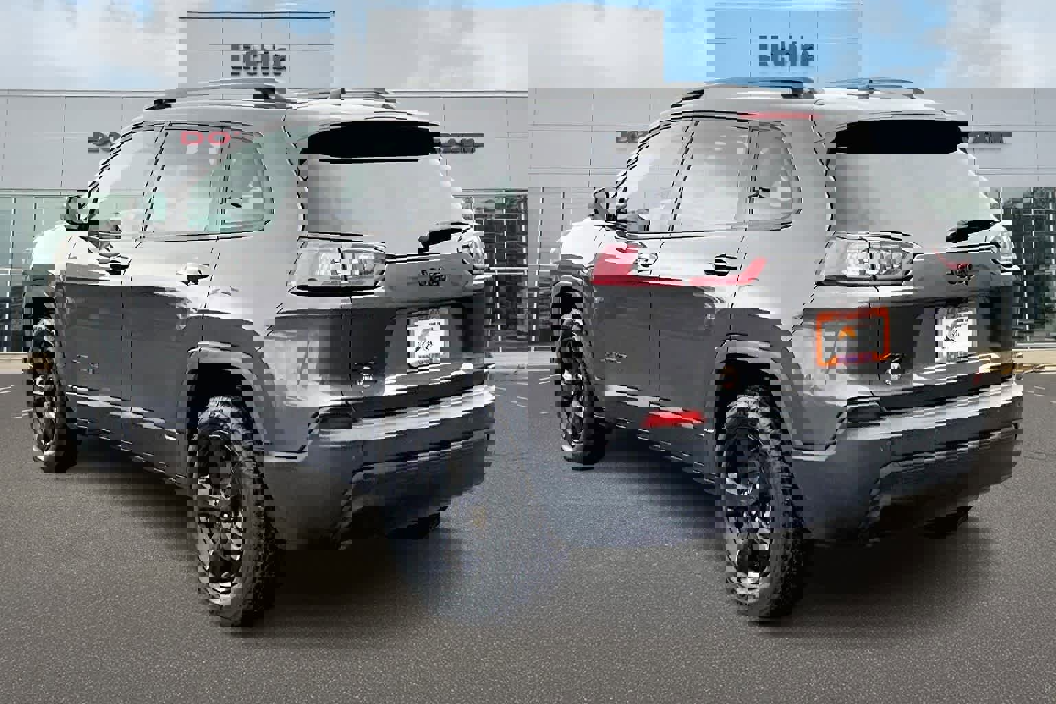 Used 2021 Jeep Cherokee Altitude image 4