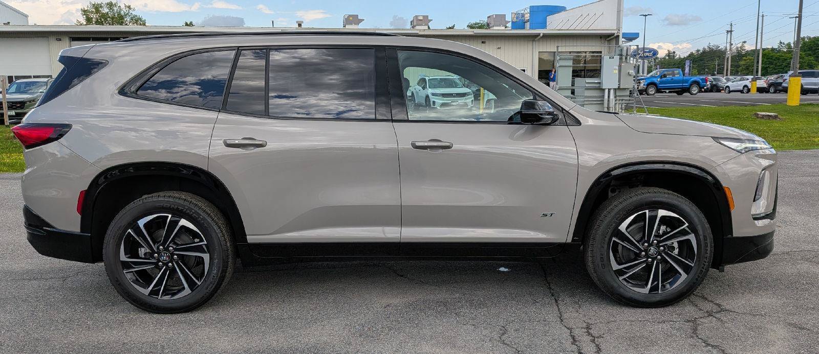 New 2026 Buick Enclave Sport Touring w/ Power Package AWD/4WD image 5