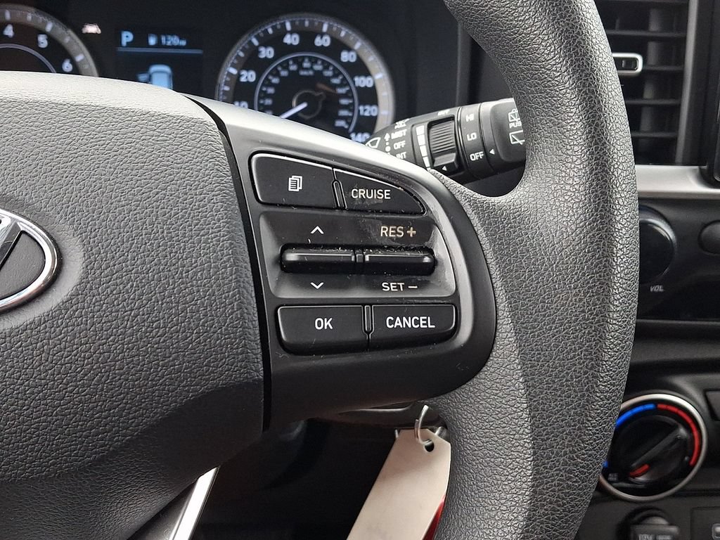 Used 2020 Hyundai Venue SE FWD image 21