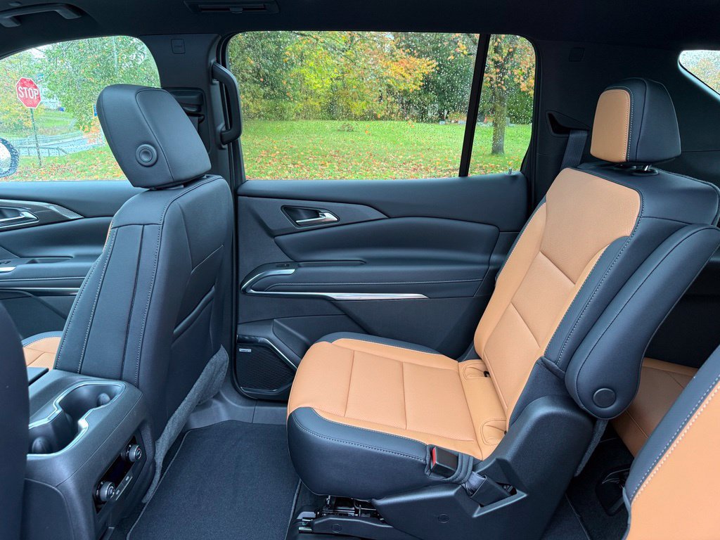 New 2027 Chevrolet Traverse Z71 w/ Enhanced Driving Package AWD/4WD image 27