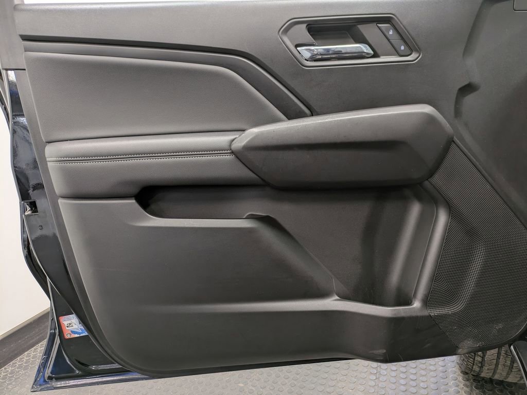 Used 2023 Chevrolet Colorado LT w/ LT Convenience Package II AWD/4WD image 8
