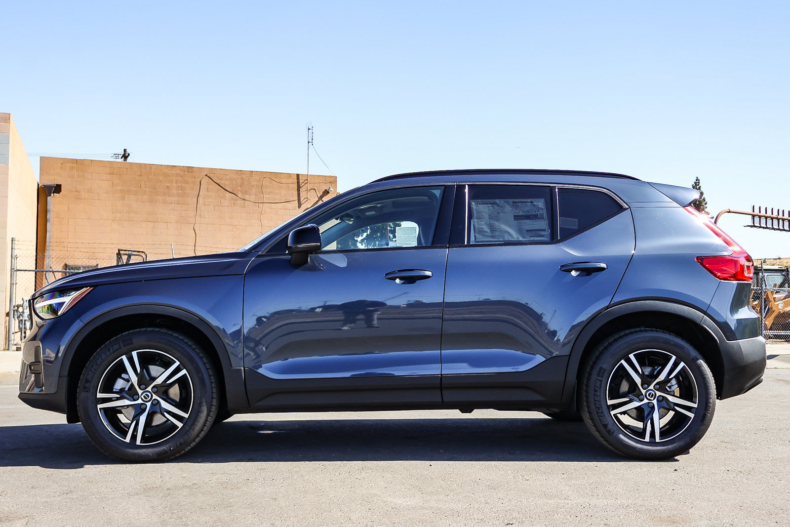 Used 2026 Volvo XC40 B5 Core AWD/4WD image 8
