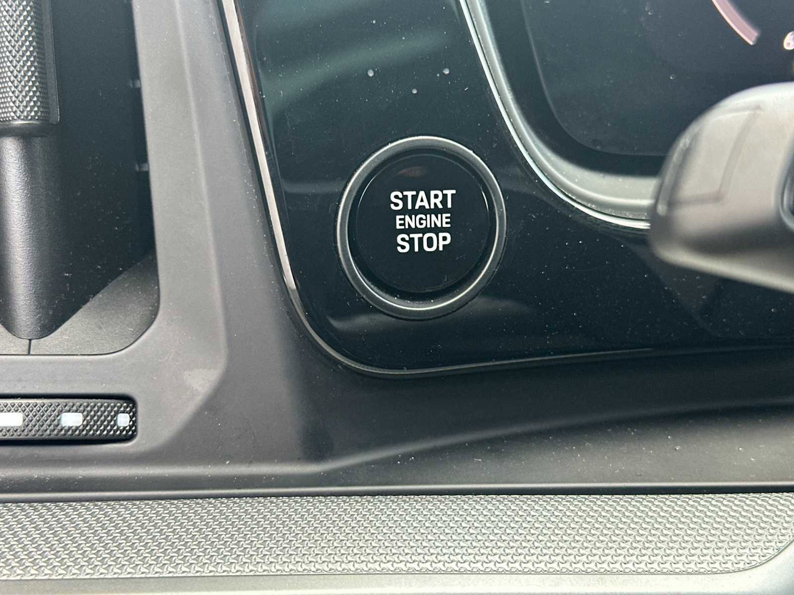 Certified 2025 Porsche Cayenne E-Hybrid image 24