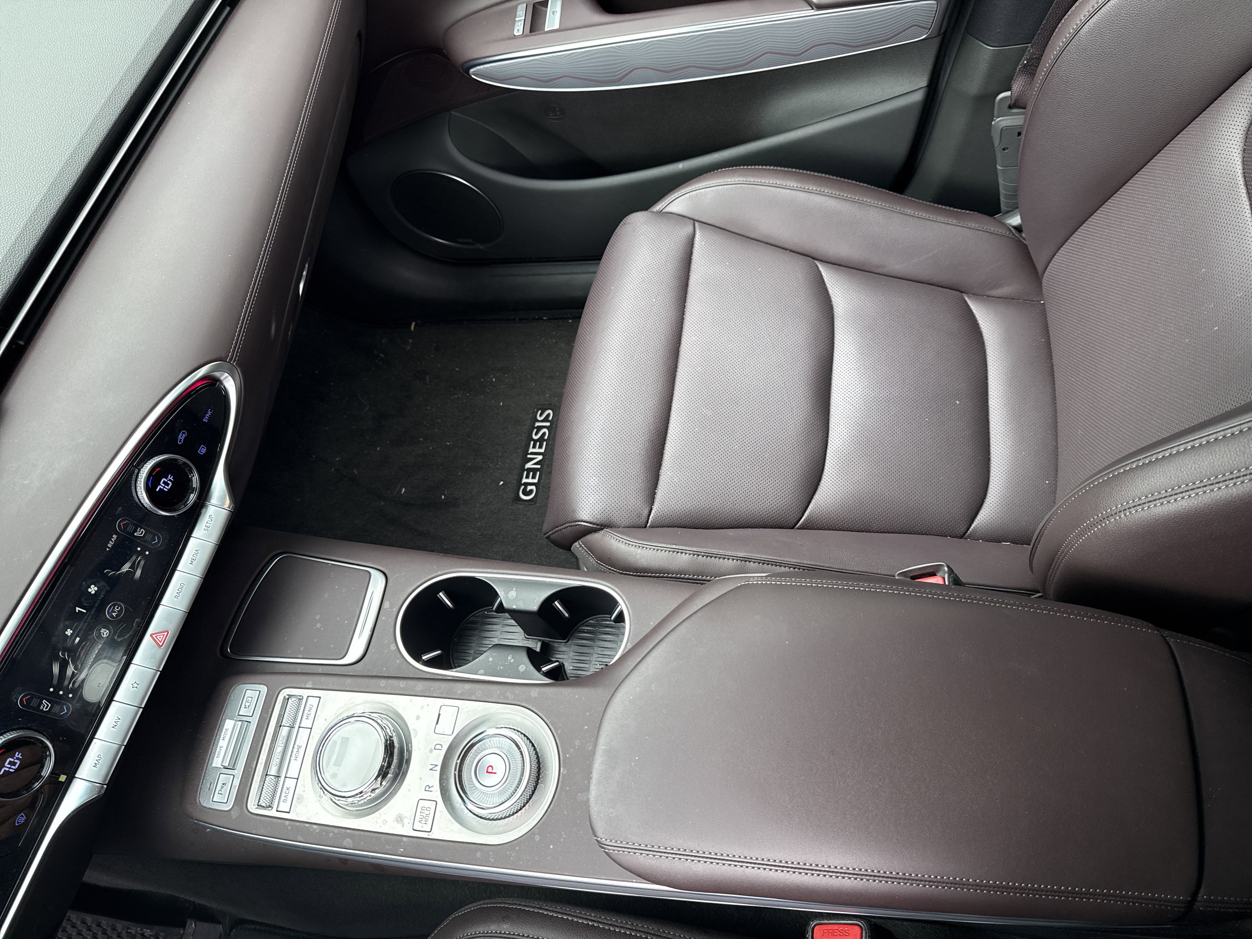 Used 2023 Genesis GV70 2.5T w/ Advanced Package AWD/4WD image 15