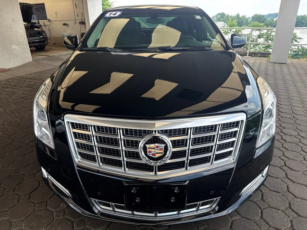 Used 2014 Cadillac XTS Luxury FWD image 2