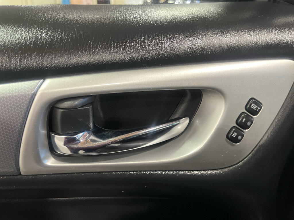 Used 2019 Nissan Pathfinder SL FWD image 29