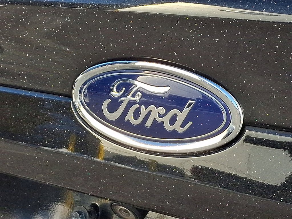 Used 2015 Ford Fusion SE w/ Equipment Group 202A image 28