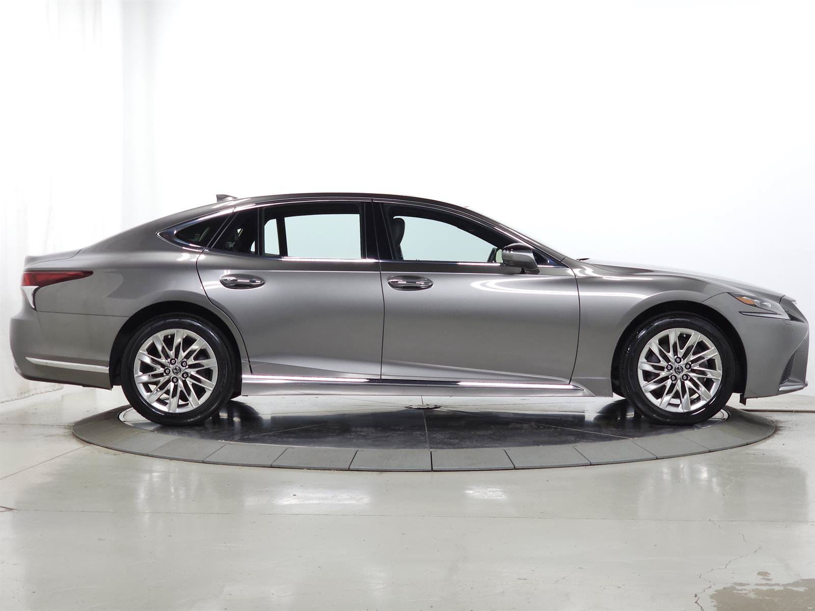 Used 2019 Lexus LS 500h AWD image 12