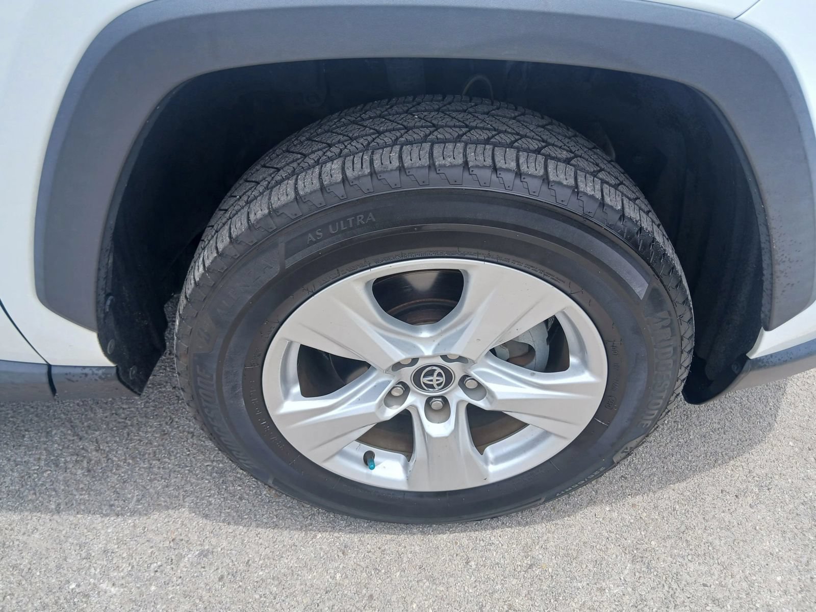 Used 2020 Toyota RAV4 XLE w/ Convenience Package FWD image 22