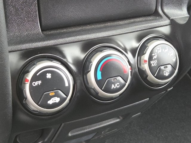 Used 2005 Honda CR-V EX image 16