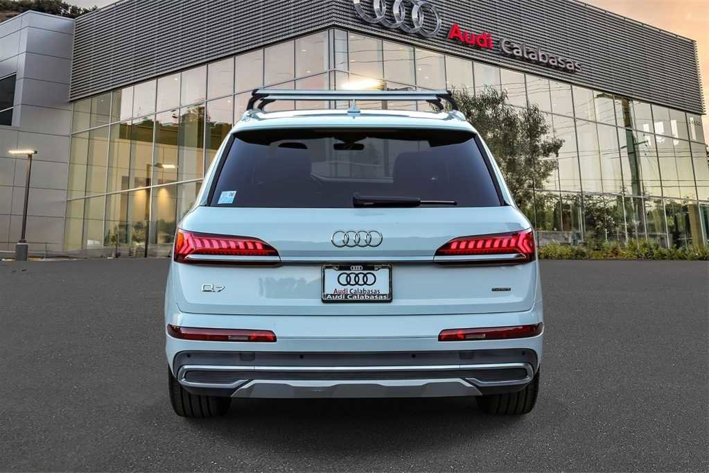 Used 2022 Audi Q7 Premium Plus w/ Premium Plus Package image 3