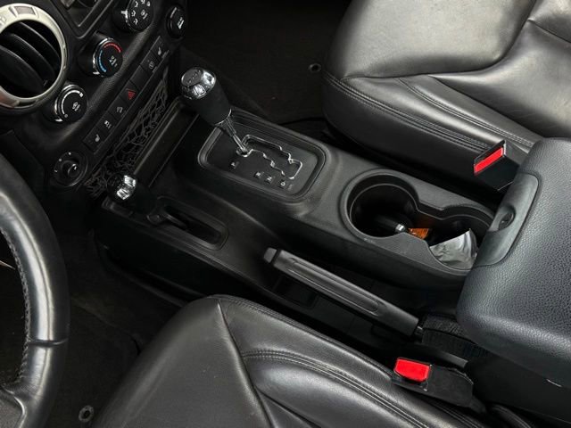 Used 2018 Jeep Wrangler Unlimited Sahara AWD/4WD image 23
