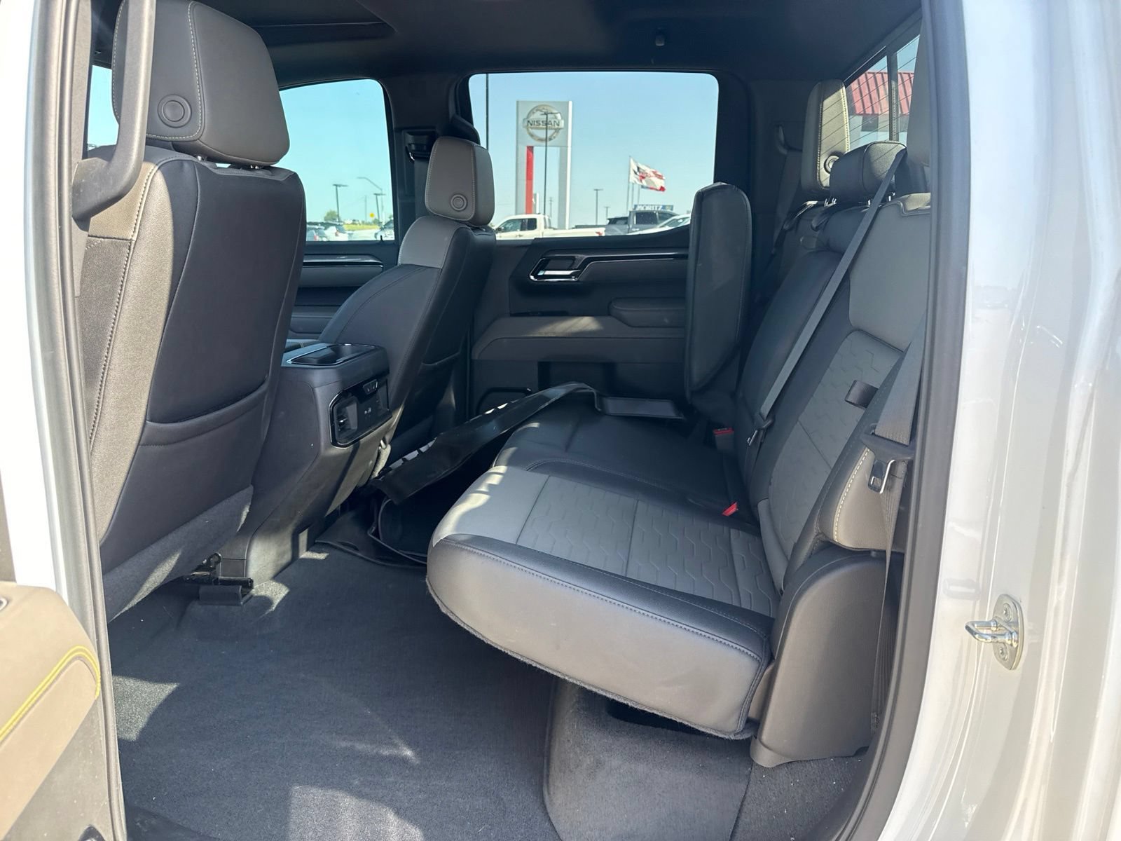 Used 2022 Chevrolet Silverado 1500 ZR2 w/ Technology Package AWD/4WD image 14
