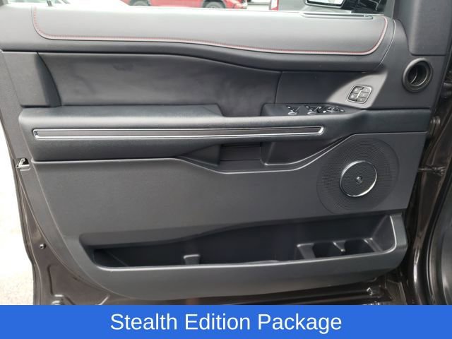 Used 2023 Ford Expedition Max Limited image 19