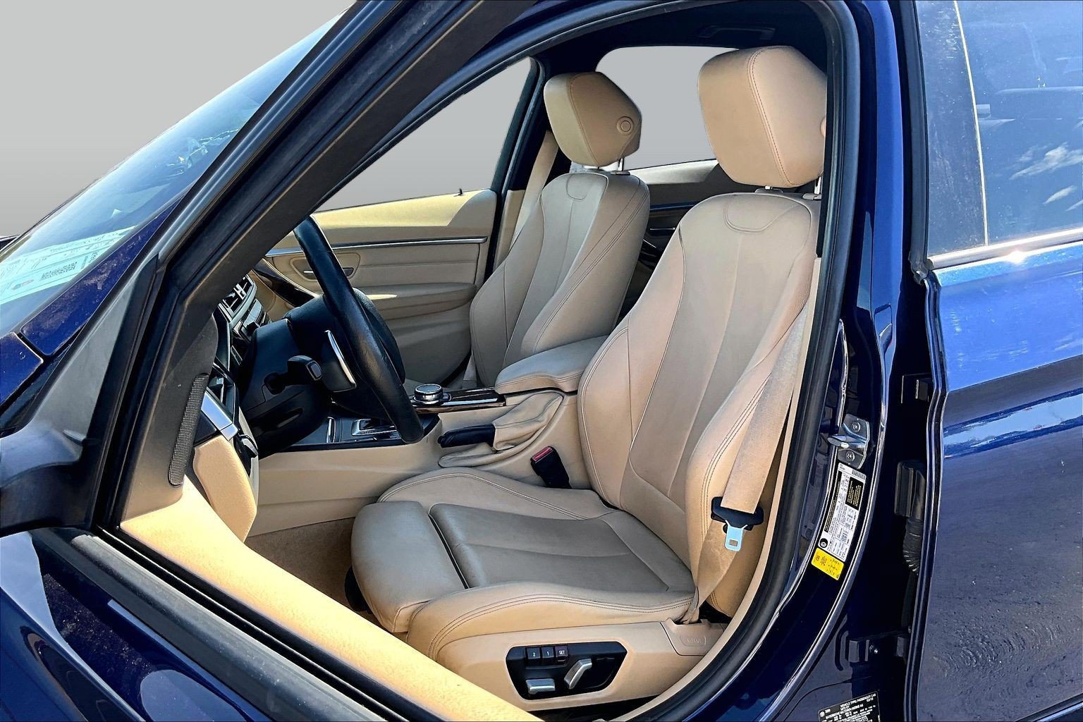 Used 2016 BMW 328i Sedan RWD image 19