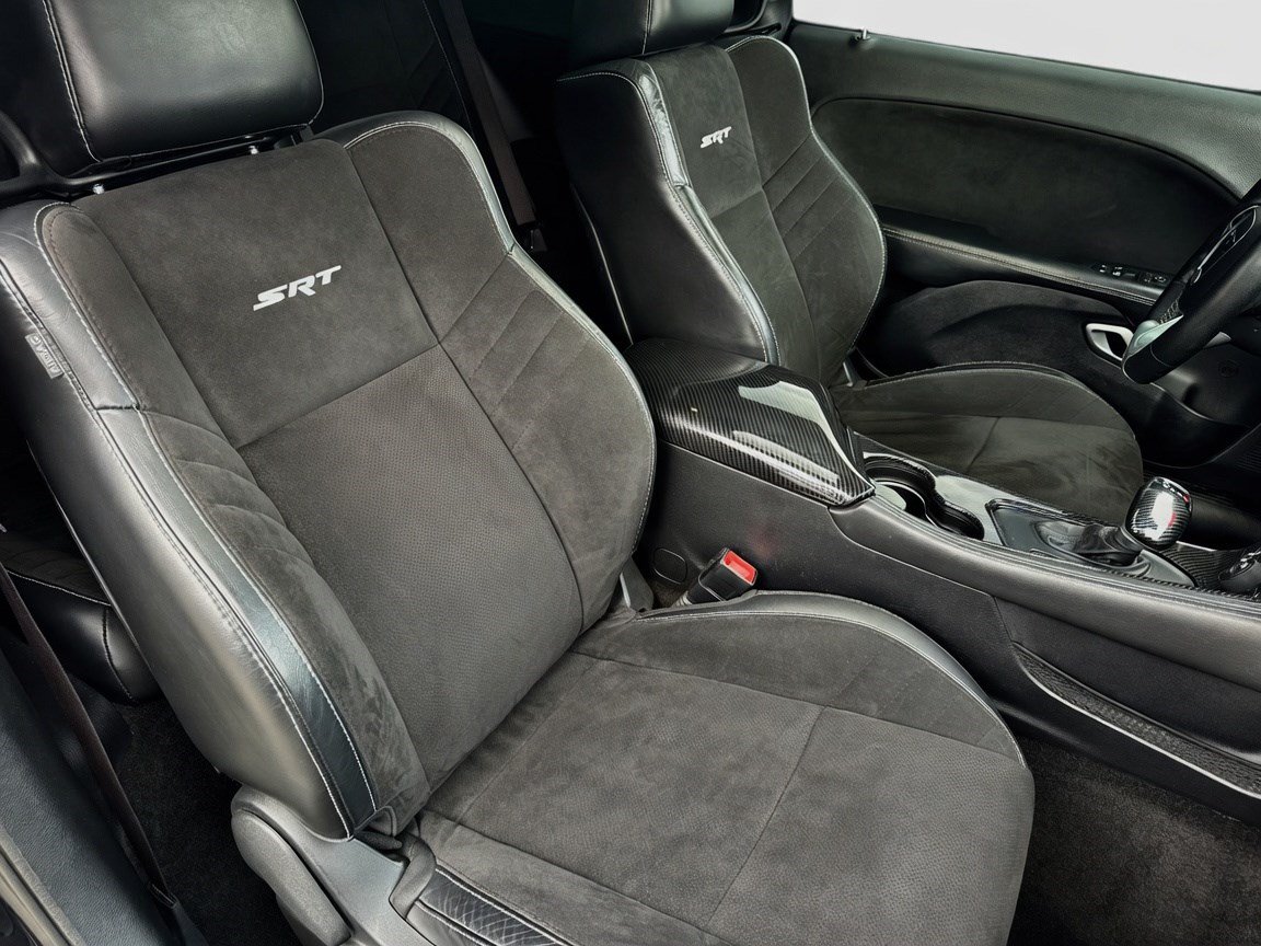 Used 2015 Dodge Challenger SRT RWD image 20