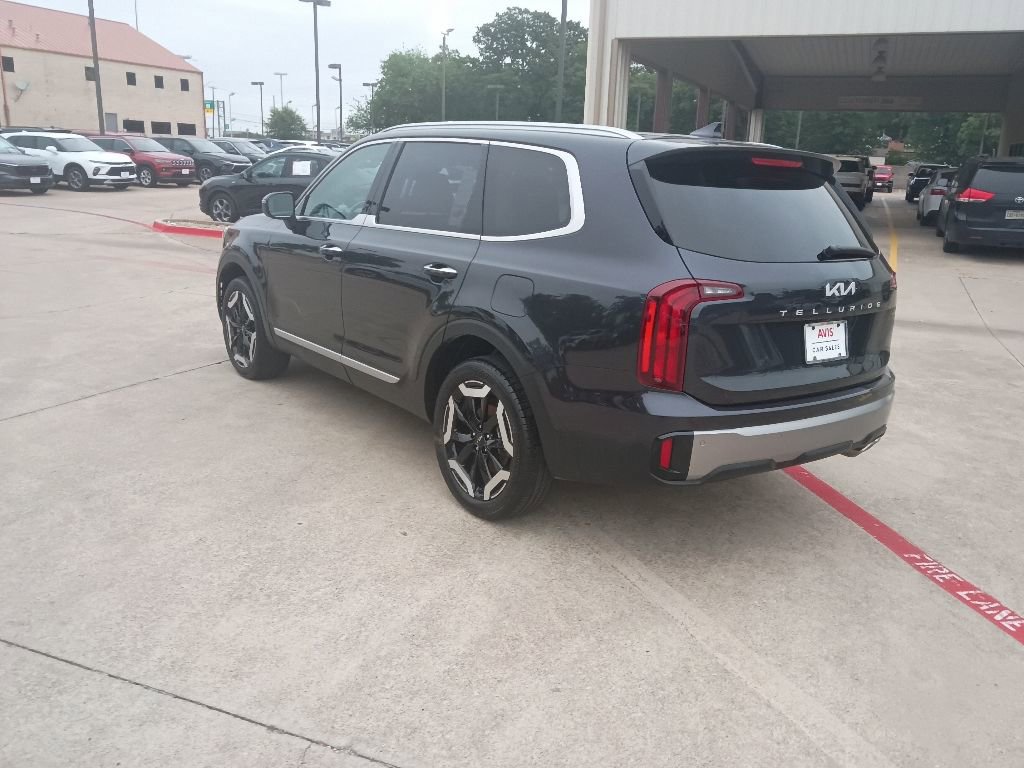 Used 2025 Kia Telluride S FWD image 8