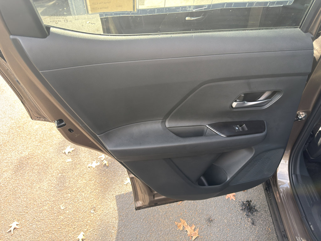 New 2026 Nissan Kicks SR w/ Cold Weather Package image 31