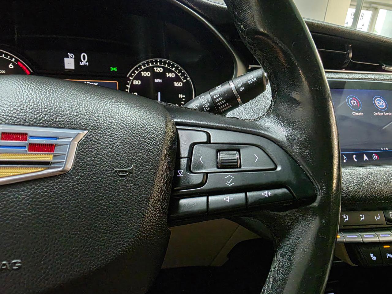 Used 2019 Cadillac XT4 Luxury w/ Cold Weather Package AWD/4WD image 29