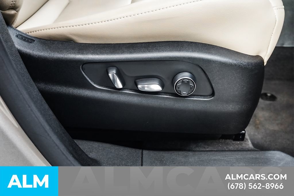 Used 2025 Cadillac XT4 Premium Luxury FWD image 49